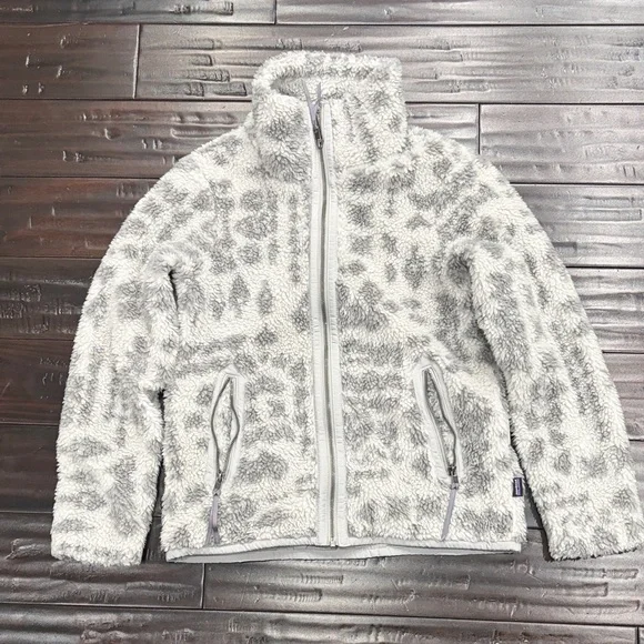 Patagonia Women's Gray and White Fleece Sweater - Picture 1 of 3